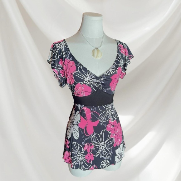 Red Bugs | Y2K Top - Picture 1 of 6